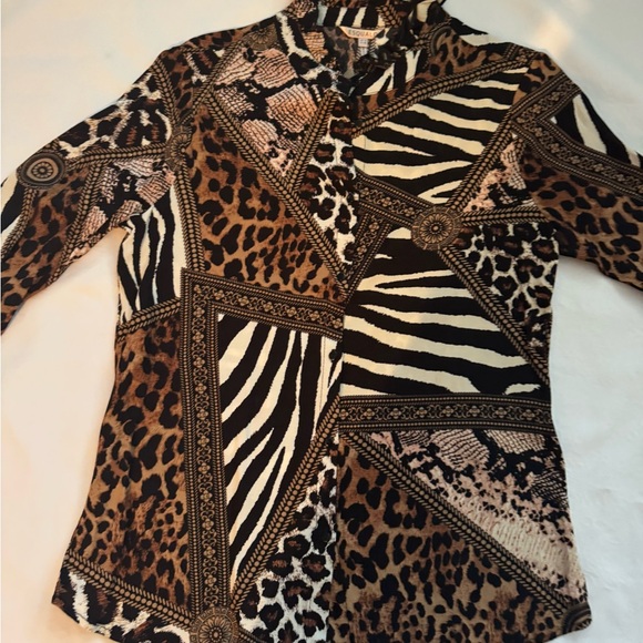 EsQualo Animal Print Button Blouse – Elegant Ruffle Detail –  New - Picture 2 of 9